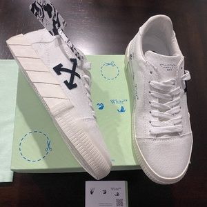 OFF WHITE Low vulcanized shoes